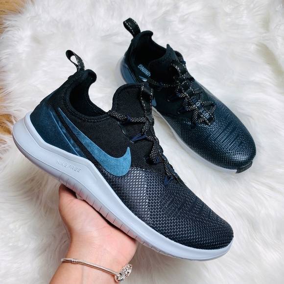 nike free tr 8 metallic